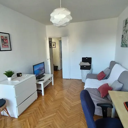 Super Central Flat With Balcony And View Of The Palace -50m From Marriott *