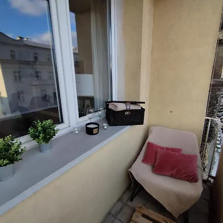 Super Central Flat With Balcony And View Of The Palace -50m From Marriott *