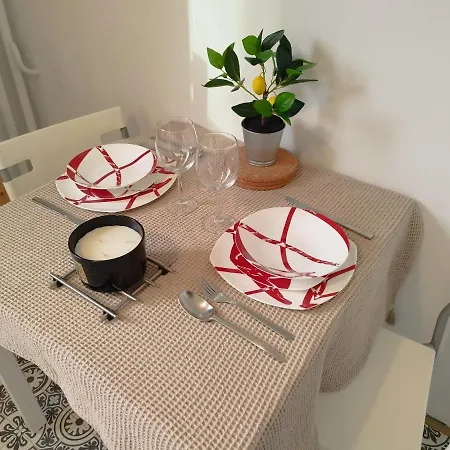 Super Central Flat With Balcony And View Of The Palace -50m From Marriott *
