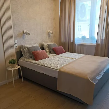 Super Flat With Balcony And View Of The Palace -50m From Marriott * Warsaw
